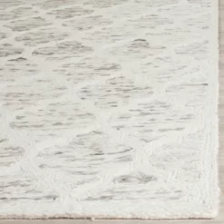 Tricia Quatrefoil Design Loomed Accent Rug - Safavieh