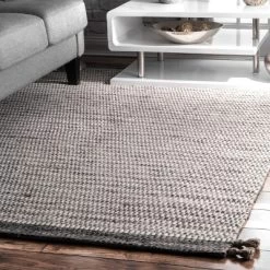 NuLOOM Handmade Jenson Tassel Area Rug