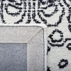 Metro MET993 Hand Tufted Area Rug - Safavieh -Online Home Decoration GUEST eb753f2c a99b 4587 9c30 6214143e49f4